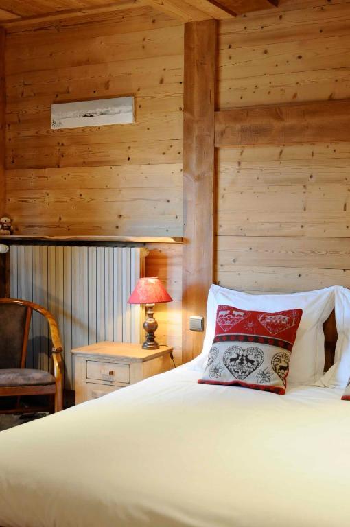 La Ferme D Emilienne Bed & Breakfast Sallanches Room photo
